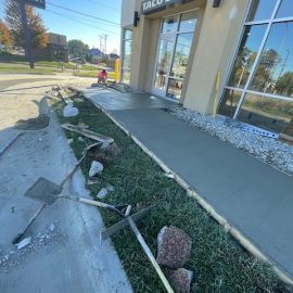 Sidewalk Replacement in Lincoln NE, Retaining Walls in Lincoln NE, Sidewalk in Lincoln NE, Driveway (2)